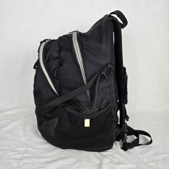 The North Face Mainframe Backpack Black White Logo - Picture 6 of 16